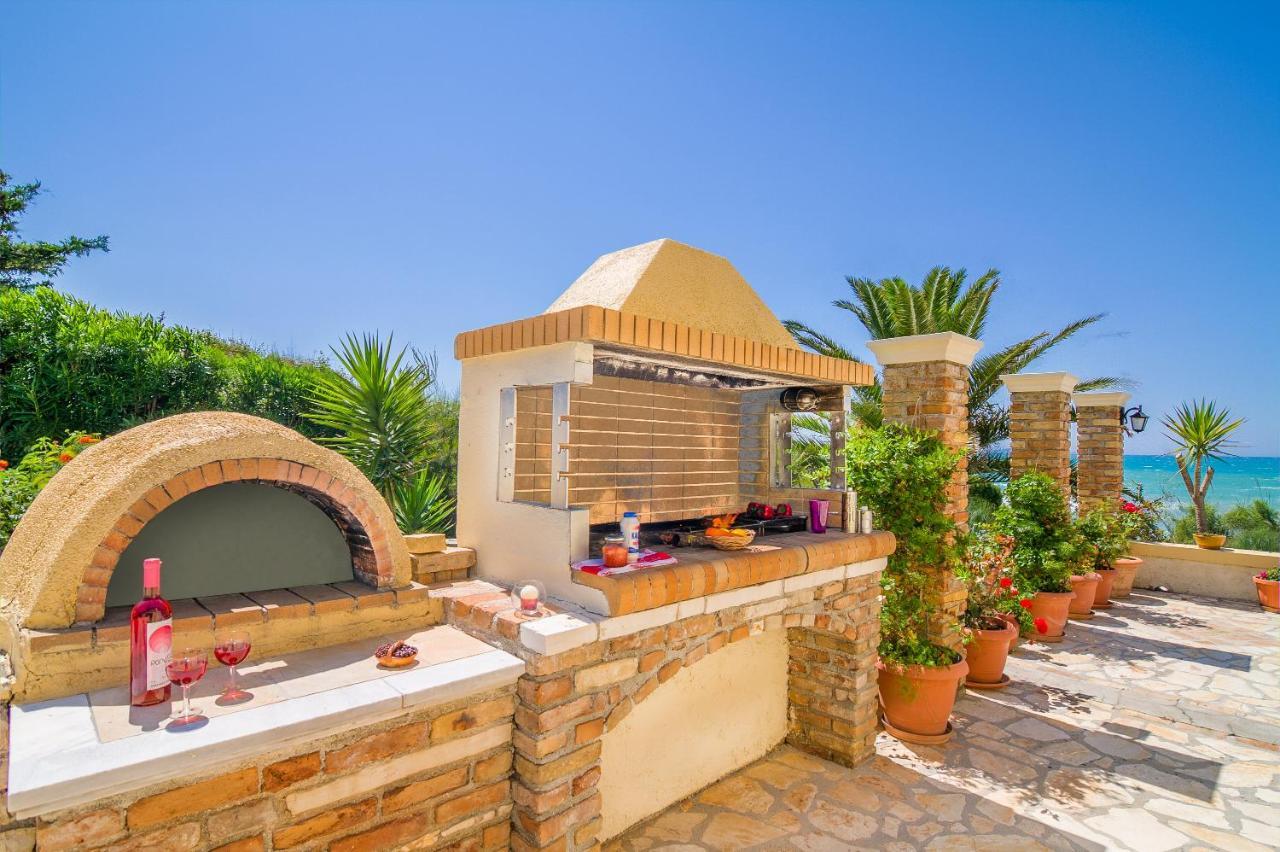 Beachfront Villa Victoras - With Private Beach Sidárion Dış mekan fotoğraf